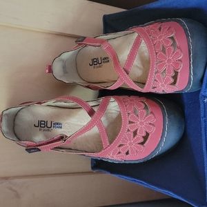 Women's JBU sandles- solid toe and back. Sz 8.5